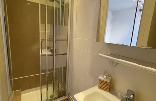 Montlucon Apartment | Furnished and equipped room in downtown residence