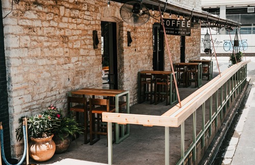 Central East Austin Apartment | Furnished apartment in downtown ATX with on-site coffee shop and bar