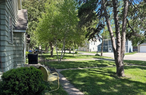 Clear Lake Cottage | Furnished Cottage by the Lake! Great location, short or long-term stays welcome!