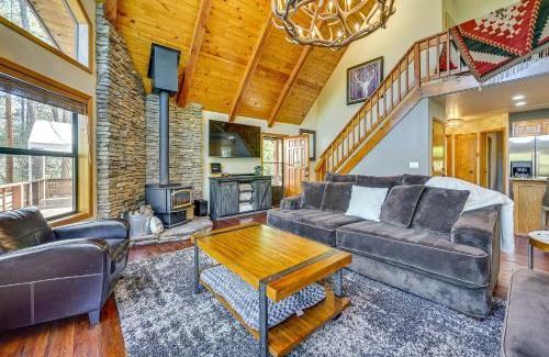 Pine House | Furnished Deck and Forest Views Pine Retreat!