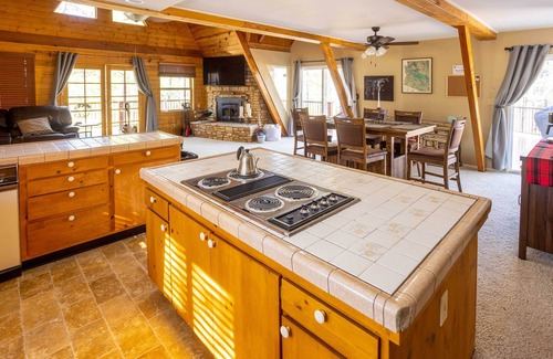Happy Jack Cabin | Furnished Deck + Fire Pit: Happy Jack Cabin