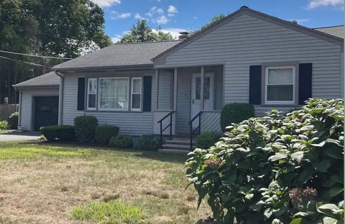 New Bedford House | Furnished & Flexible – Perfect for Longer Stays in Dartmouth, MA!