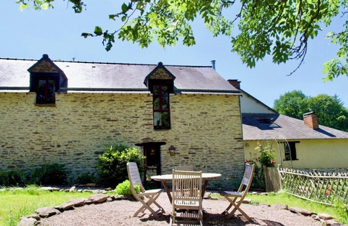 Iffendic Cottage | Furnished gîte for 5 people with swimming pool in Brittany at the gateway to Brocéliande