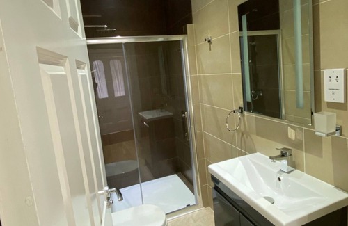 Wolverhampton Apartment | Furnished Luxury Apartment 3 VIP