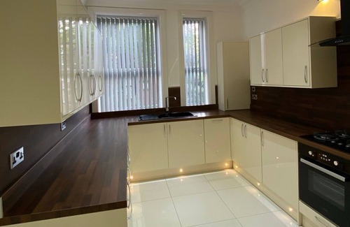 Wolverhampton Apartment | Furnished Luxury Apartment 3 VIP