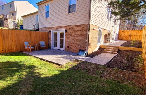 Alexandria House | Furnished Private 1BR/1BA Unit w/ Separate Backyard & Entrance | 30 night min.