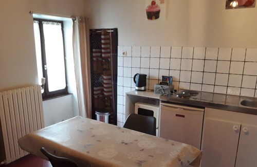 Mauleon Apartment | Furnished studio independent entrance