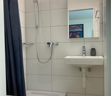 District 8 Apartment | Furnished studio with garden Seefeld close to lake