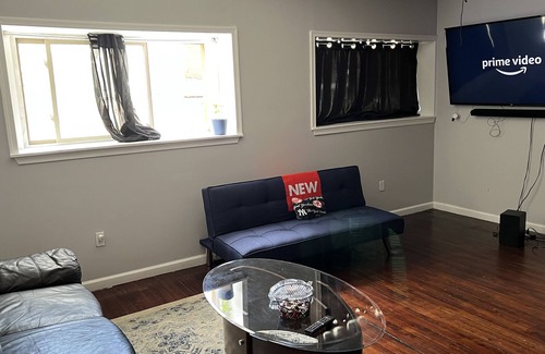 Allentown Apartment | Fw Central Entire Apartment