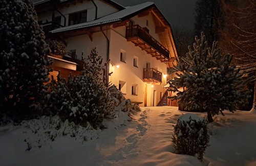 Brunico Apartment | FW "kronblick" bei Im Winkl - Charmante Kleinwohnung