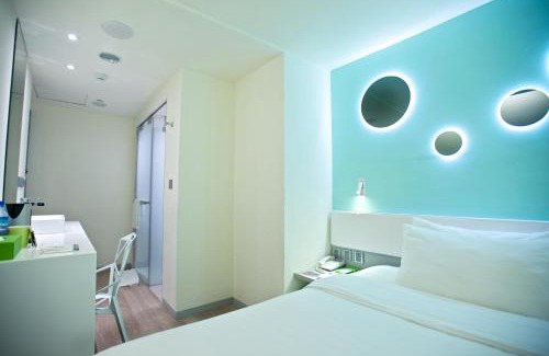 Cianjin District Hotel | FX INN Kaohsiung Zhonghua Road Branch