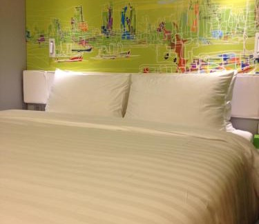 Cianjin District Hotel | FX INN Kaohsiung Zhonghua Road Branch