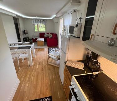 Falkenberg Apartment | Gäst lägenhet i centrala Falkenberg botten plan utmärkt för äldre folk