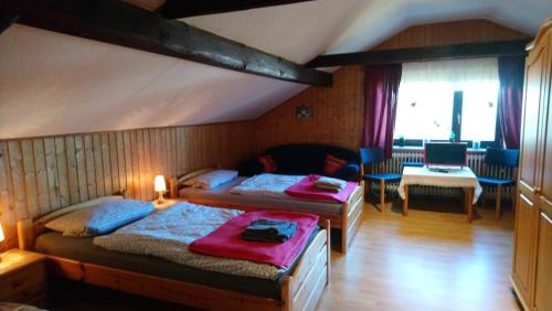 Simtshausen House | Gästehaus Burgwald-Trekking