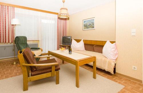 Scharnitz Apartment | Gästehaus Helga