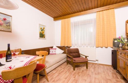 Scharnitz Apartment | Gästehaus Helga