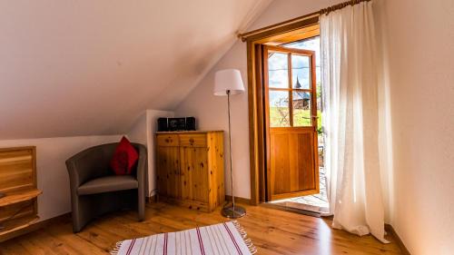 Frohnd Apartment | Gästehaus Holzer Kreuz - Ferienwohnung "Mohn"