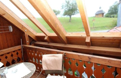 Frohnd Apartment | Gästehaus Holzer Kreuz - Ferienwohnung "Mohn"