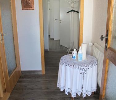 Angersbach House | Gästezimmer 1 mit Bad
