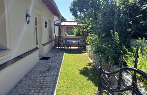 Saint Florian House | Gästezimmer Brühl