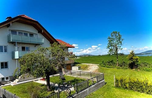 Seekirchen Markt Apartment | Gästhaus "Seeblick"
