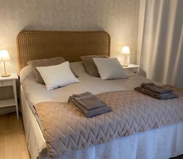 Storlinge Bed & Breakfast | Gård Halltorps hage