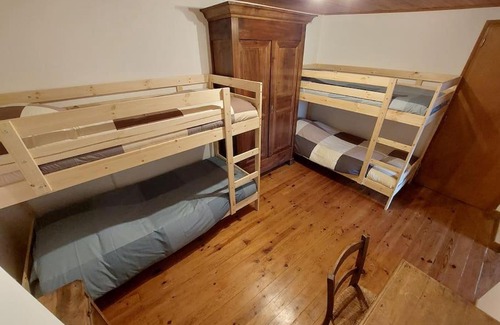 Senconac House | Gîte à la ferme calme et chaleureux avec cheminée.
