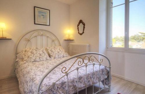 Tharon-Plage House | Gîte à Tharon: 2 chambres, terrasse, parking, proche mer - FR-1-306-1026