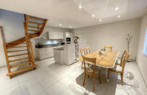 Thesee House | Gîte élégant avec climatisation, jardin et Wi-Fi près des Châteaux et Zoo de Beauval - FR-1-491-453