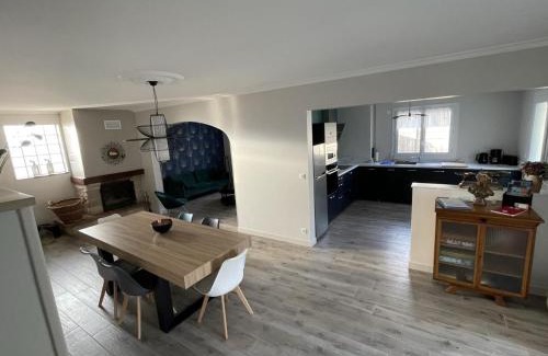 Onzain House | Gîte élégant avec grand jardin privé, idéalement situé près des châteaux et activités, tout inclus - FR-1-491-358
