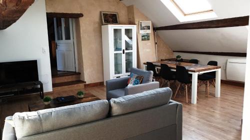 Villeneuve-sous-Pymont House | Gîte 3 du Château de Feschaux