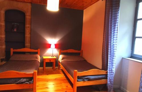 Arlempdes House | Gîte 4 pers avec cour, vue Loire - FR-1-582-122