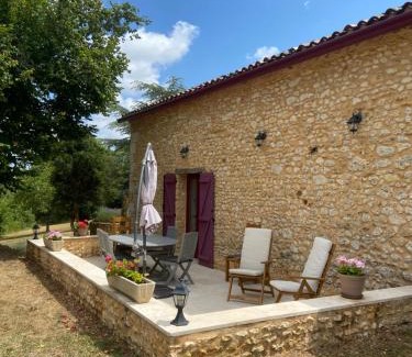 Saint-Amand-de-Vergt House | Gîte 4 personnes - 600m de Plan d'eau de " Lac de Neufont "