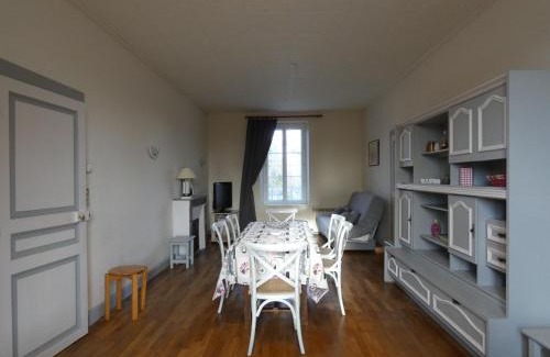 Les Ressuintes House | Gîte 5 pers avec jardin clos et barbecue, nature et détente à Les Ressuintes, proche La Ferté-Vidame - FR-1-581-37