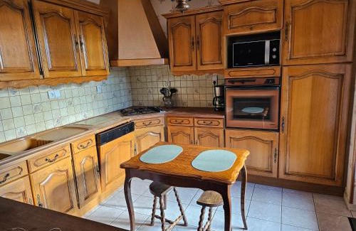 Montgreleix House | Gîte 6 personnes Chez Gaby