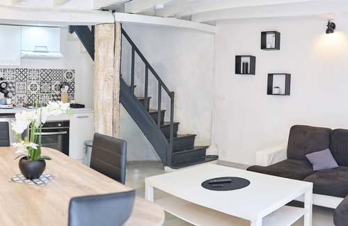 Seigy Apartment | Gîte 800m from Le Petit Prateau Zoo