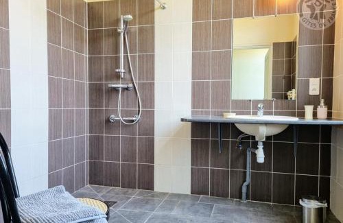 Esquelbecq House | Gîte au calme à Esquelbecq avec jardin clos et équipements modernes, idéal en famille ou entre amis - FR-1-510-48