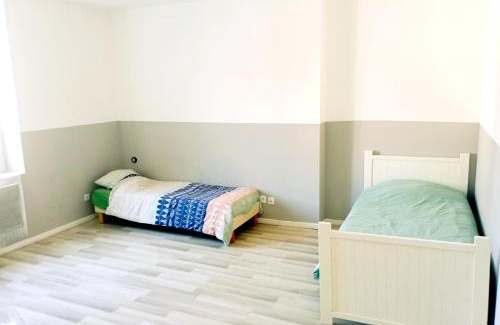 Ecury-sur-Coole Apartment | Gîte au calme de la campagne, jardin, billard, parking