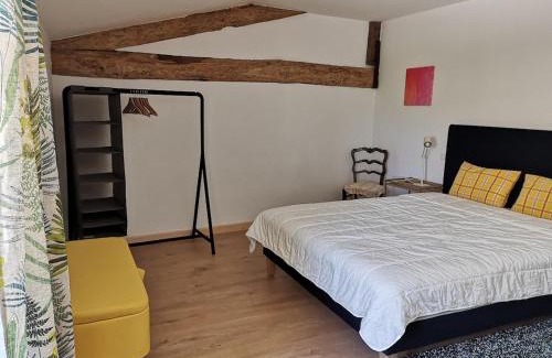 Beaumont-sur-Leze Apartment | Gîte au coeur d'un domaine viticole