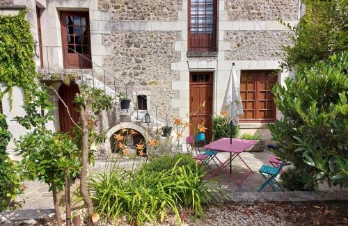 Saint-Martin-le-Beau House | Gîte Au près du Lys