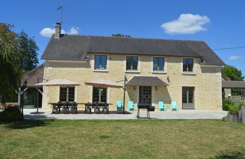 Coulimer House | GÎTE AUX PETITS BONHEURS sleeps 15 + games room