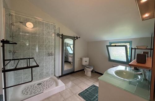 Louchy-Montfand House | Gîte avec piscine et roseraie près de Vichy - FR-1-489-545