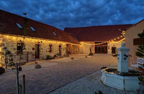 Montaigu-le-Blin House | Gîte avec Spa, Cheminée, Nature et Confort à Montaigu-le-Blin - FR-1-489-522