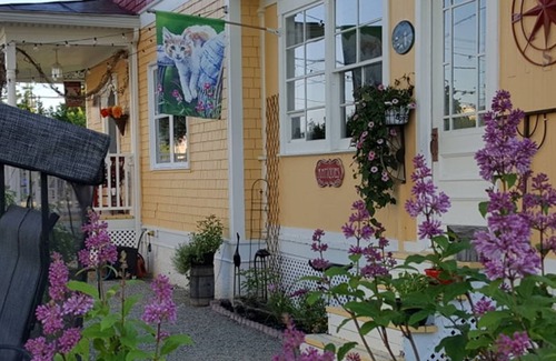 Macamic Bed & Breakfast | Gîte (B&B) in a former village presbytery.