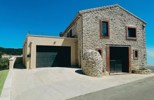 Berlou House | Gîte Berlou - Modern and Authentic
