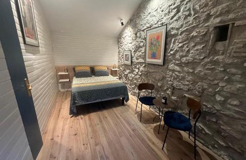 Meyrannes House | Gîte cévenol de caractère tout équipé, piscine, aire de jeu et jardin