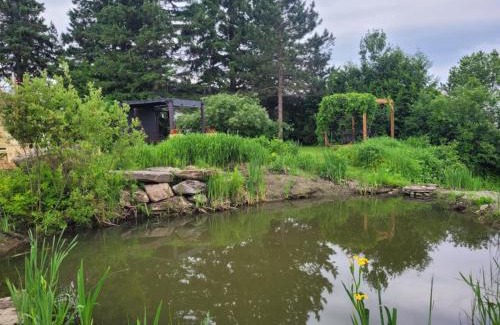 Notre-Dame-Des-Bois Bed & Breakfast | Gîte champêtre Chesham