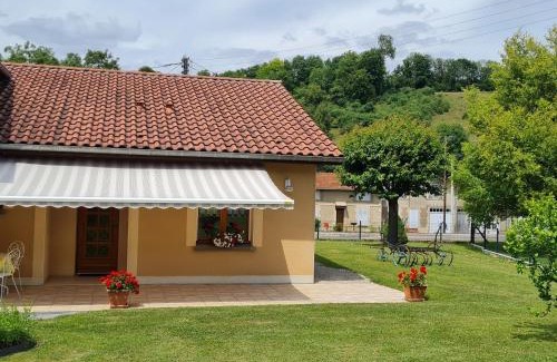 Naives-Rosieres House | Gîte charmant à Naives-Rosières : 4 pers., grand terrain fleuri, proche Bar-le-Duc - FR-1-585-51