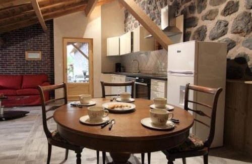 Solignac-sur-Loire House | Gîte confortable près de la Cascade de la Beaume avec terrasses et parking privatif - FR-1-582-30