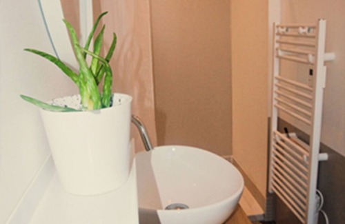 Wavre Apartment | Gîte Cosy Avec Extérieur au Calme, Dans le Centre Ville